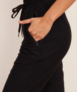 Wolven Activewear + Athleisure Recycled Jogger - Onyx 3 Wolven Activewear + Athleisure Recycled Jogger - Onyx