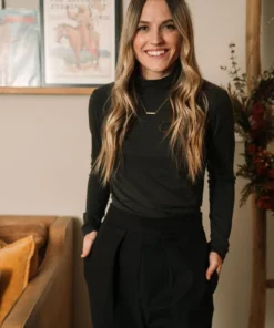 Mien Sol Mock Neck Long Sleeve Top