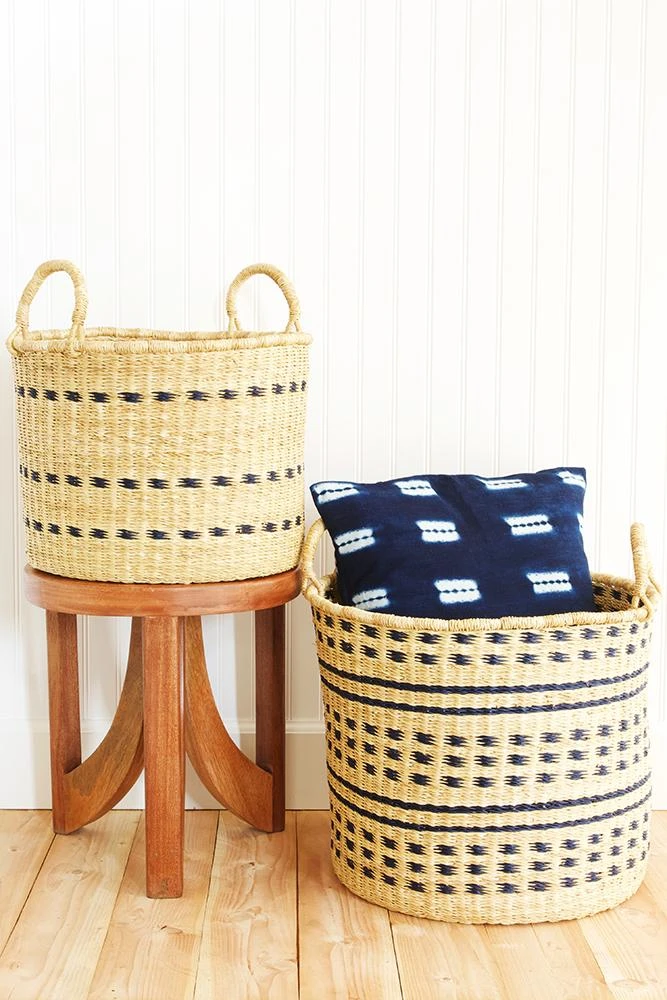 Swahili African Modern Raven Flecked Elephant Grass Baskets Set Swahili African Modern Raven Flecked Elephant Grass Baskets Set