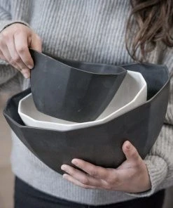 The Bright Angle Porcelain Nesting Bowl Set - Mica Black