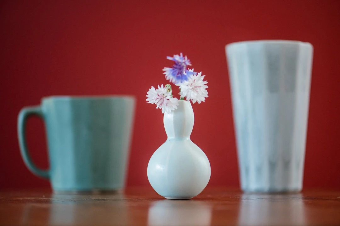 The Bright Angle Home Goods Sprout Bud Porcelain Vase - Mica Black The Bright Angle Home Goods Sprout Bud Porcelain Vase - Mica Black