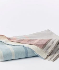 Coyuchi Home Goods Tomales Beach Towel - Rosehip / Deep Ocean