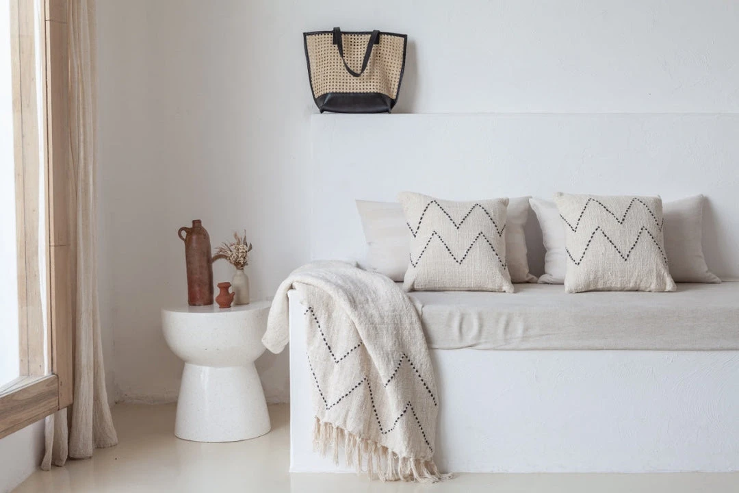 Village Thrive Black Zig Zag Blanket Home Goods Village Thrive Black Zig Zag Blanket Home Goods