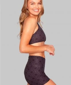 Wolven Crossover Recycled High-Waisted Short - Summit Activewear + Athleisure