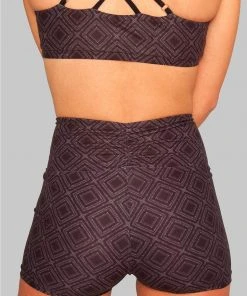 Wolven Crossover Recycled High-Waisted Short - Summit Activewear + Athleisure 3 Wolven Crossover Recycled High-Waisted Short - Summit Activewear + Athleisure