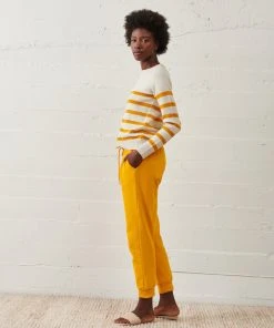 WVN Isle Crew Sweater Clothing