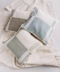 Zuahaza Páramo Throw Pillow Cover